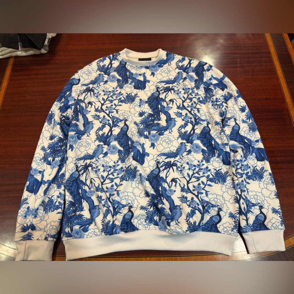 Stylish Blue and White Men's Crewneck Sweater